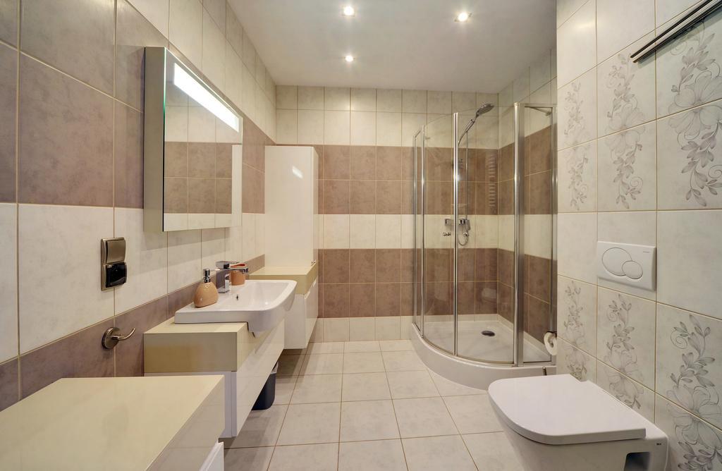 Nowoczesne Sun Seasons 24 W Karpaczu Z Parkingiem By Renters Apartment